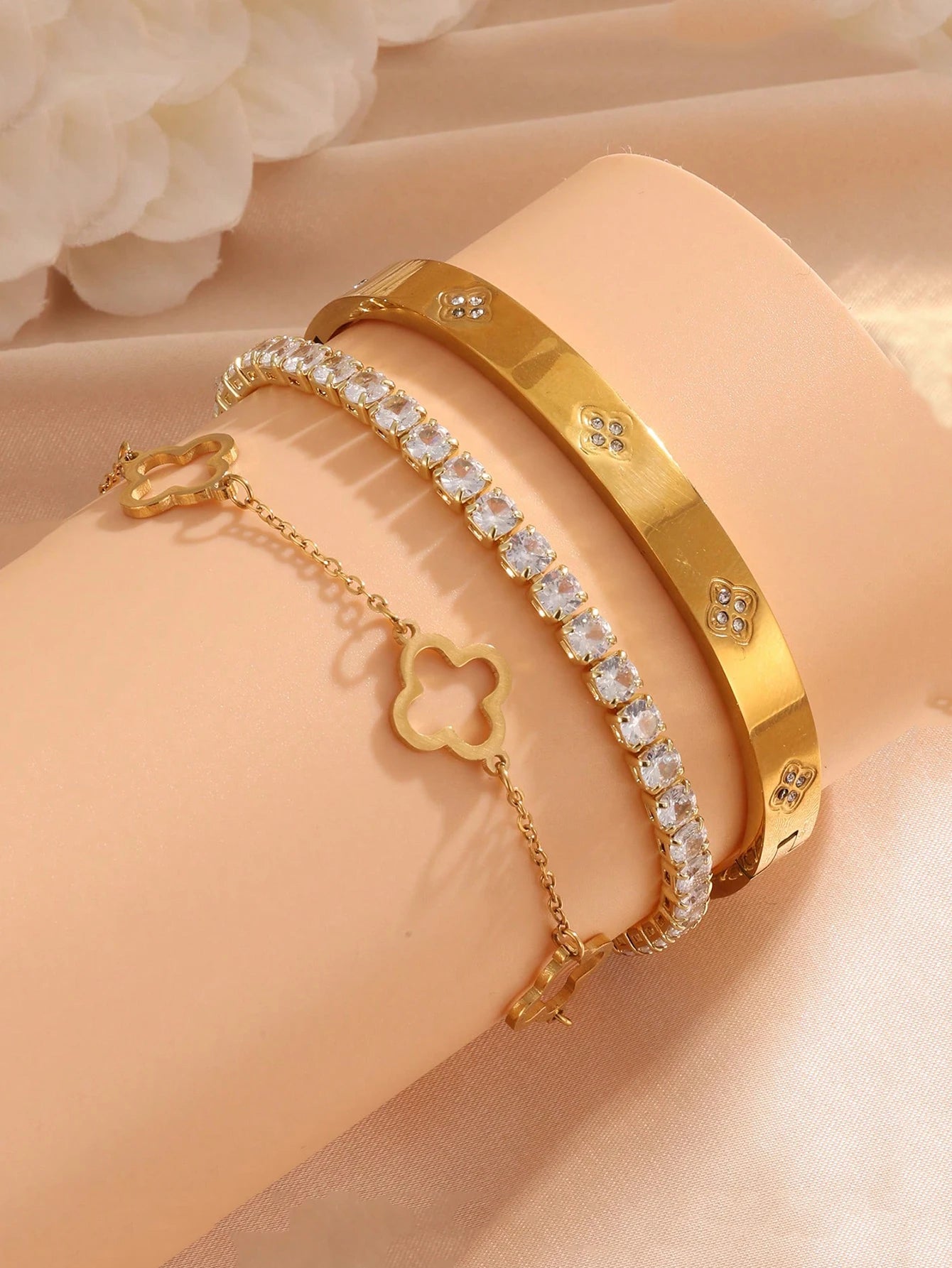 Flower bracelet